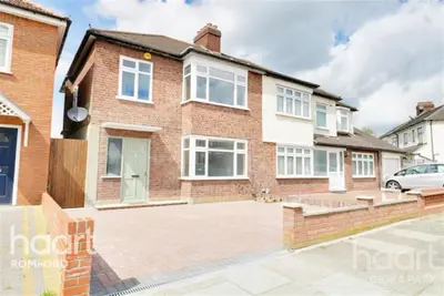 Stanley Avenue, Gidea Park, RM2