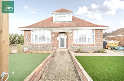 Upper Brighton Road, Sompting, BN15