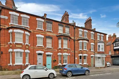 Station Road, Henley-on-Thames, Oxfordshire, RG9 1AT