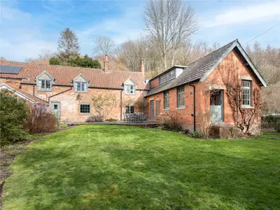 Low Road, Little Cheverell, SN10