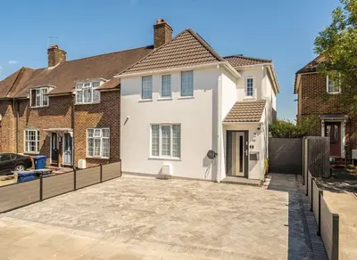 Greenford Avenue, Hanwell, W7
