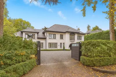 Bollinway, Hale, WA15