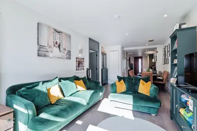 Windsor Square, London, SE18