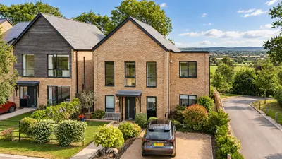 John Martin Gardens, Standish, GL10