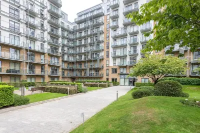Voysey Square, Bow, E3