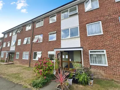 Off Old Bedford Rd, Luton, LU2