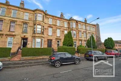 4 bedroom Top Floor Flat To Let