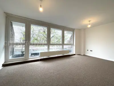 Hornsey Road, Arsenal - Holloway, N19