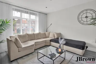 Deansbrook Road, Edgware, HA8