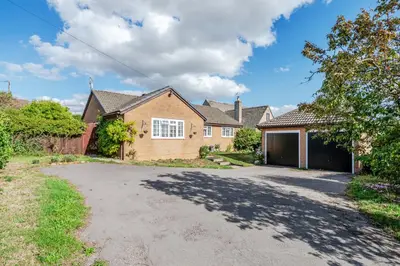 Shilton Road, Carterton, OX18