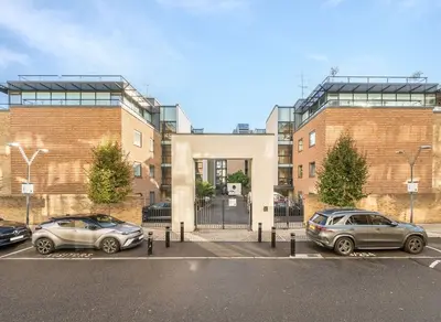 Boardwalk Place, Canary Wharf, E14