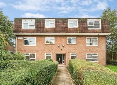 Rowan Close, Ealing, W5