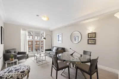 Magnolia Lodge, Kensington Green, W8
