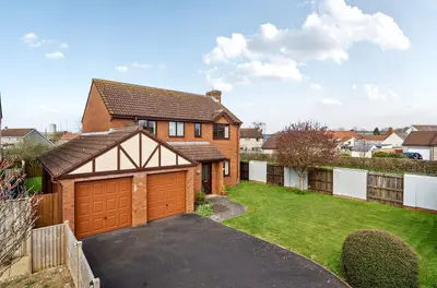 Fox Road, Street, BA16
