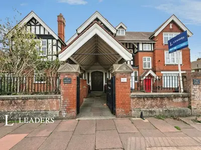 Bath Road, Worthing, BN11