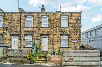 Laburnum Street, Farsley, LS28