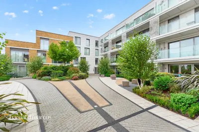 Acton Walk, London, N20