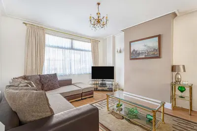 Princes Avenue, London, N13