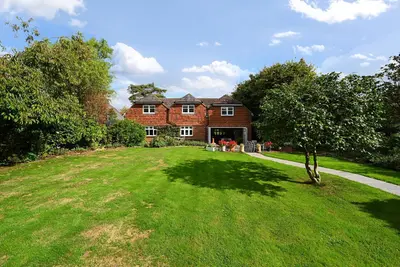 Hilltop Road, West Hoathly, RH19