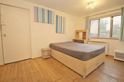 Wilkinson Way, Acton, Middlesex, W4