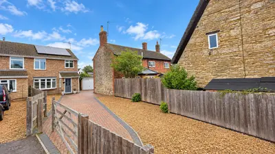 St. James Close, Hanslope