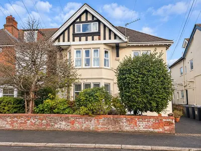 Glen Road, Bournemouth, BH5