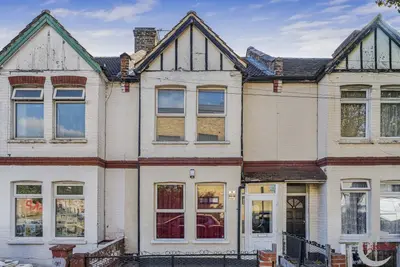 Park Avenue, Edmonton London, N18