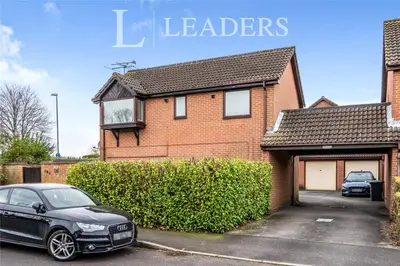 Stirling Crescent, Hedge End, SO30