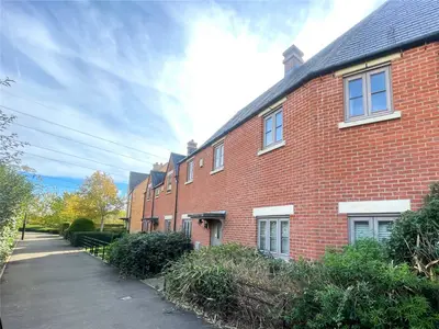 Matthews Walk, Cirencester, GL7