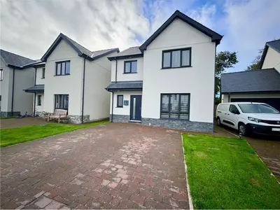 Gerddi Madryn, Pwllheli, LL53