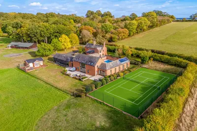 Walton, Warwick, CV35