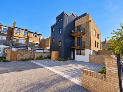 Monkton Place, CT11