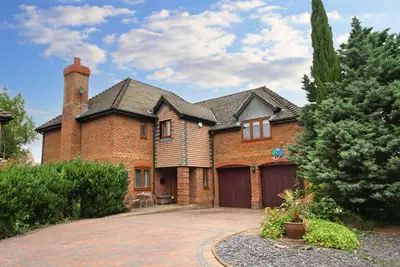 Bromham Road, Bedford MK40 4AF