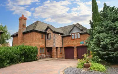 Bromham Road, Bedford MK40 4AF