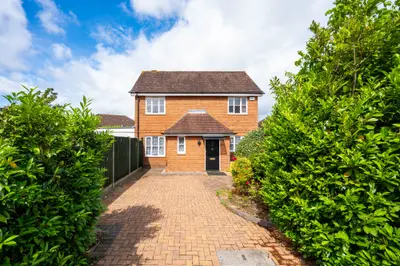 5 Teviot Close, Guildford