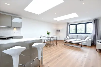 Down Place, London, W6
