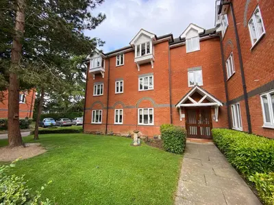 St Cross Court Hoddesdon, Herts EN11 8LG
