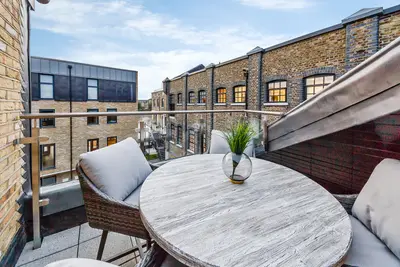Rainville Rd, London, W6