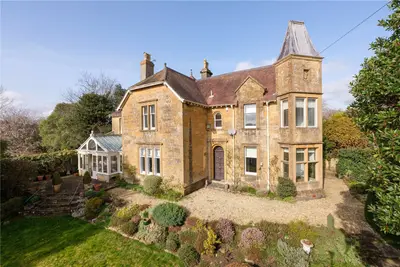 St. Swithins Road, Sherborne, DT9