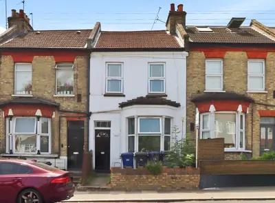 Oakleigh Road North, London, N20 0SP