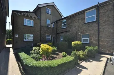 Richmond Crescent, Staines-upon-Thames, TW18