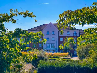 Olsen Rise, Lincoln