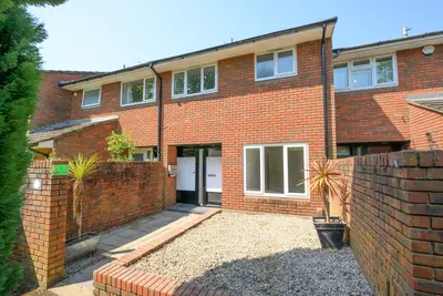 Alexandra Close, Walton-on-thames