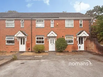 Lower Canes, Yateley, GU46
