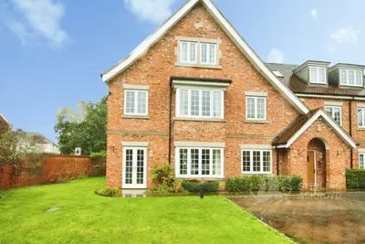 Camphill Road, West Byfleet, KT14