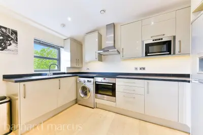 Barnsbury Lane, Surbiton, KT5
