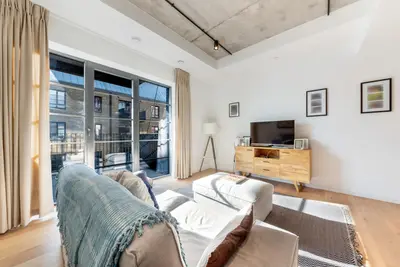 Orchard Place, E14
