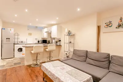 Dalry Road, Dalry, EH11
