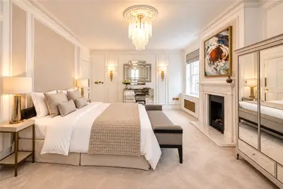 Upper Brook Street, Mayfair, W1K
