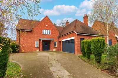 Wood Farm Close, Stanmore, HA7